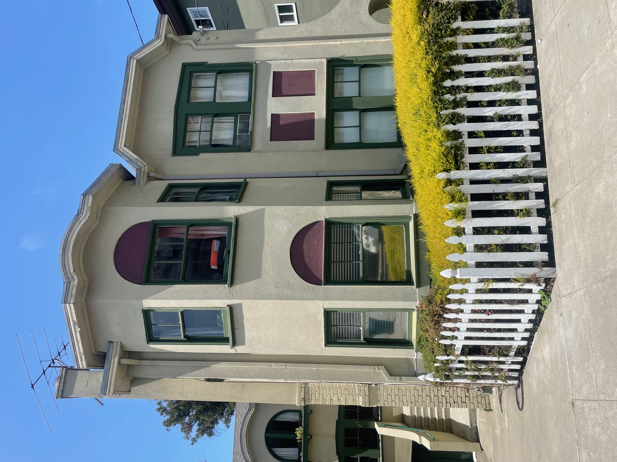 279 Lester Ave #4